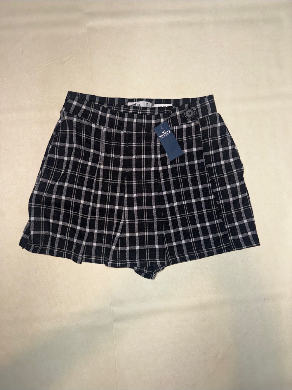 Hollister Black & White Plaid Pleated Skort Shorts